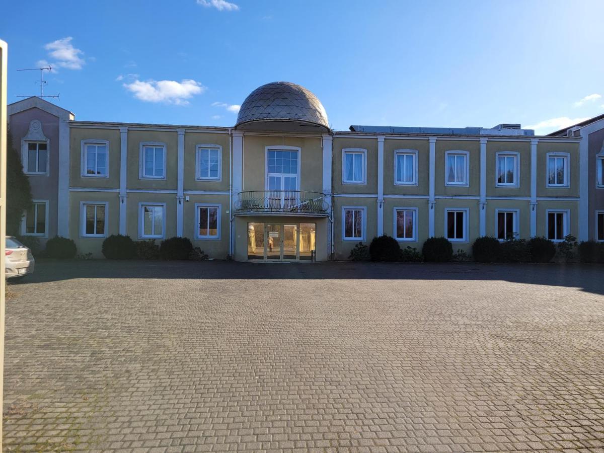 Dworek Sobieskiego Skierniewice Exteriér fotografie